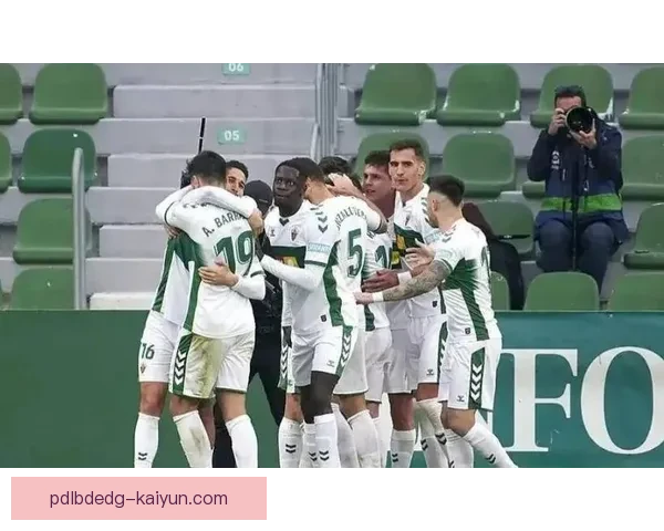 西甲豪门阵营状态分析，争冠竞争日趋激烈