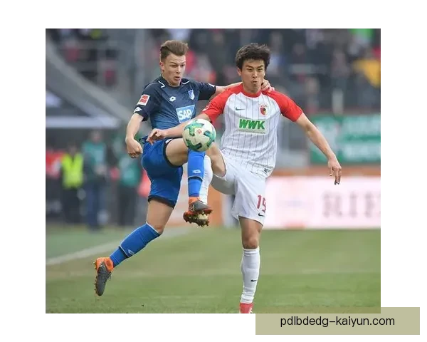 法兰克福在近期比赛中展现出攻防平衡状态，引人关注比赛表现。